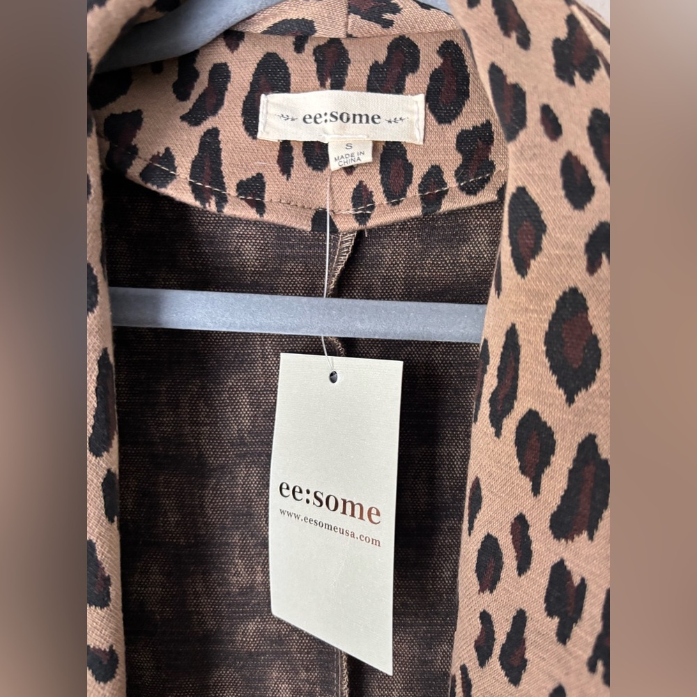 Eesome Animal Print Jacket - Tan and Black - Women’s size s - Picture 5 of 11